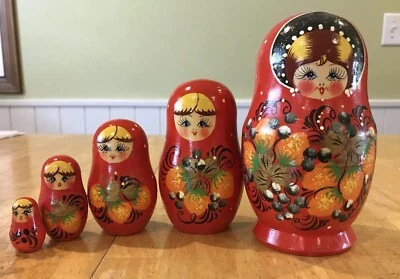 BAMBOLE NIDIFICANTI 6” 5 PEZZI COMPRATE IN RUSSIA 15-20 ANNI BELLE! - Immagine 1 di 2