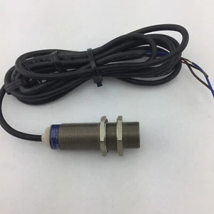 TELEMECANIQUE XS618B1PAL2 inductive Proximity sensor M18 - L62mm Sn8mm  12-48VDC - Picture 1 of 1
