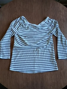Camisa top para mujer H&M blanca con rayas negras manga 3/4 talla grande - Imagen 1 de 18