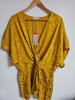 Blusa Top Monzón Oro Amarillo Floral Ala de Murciélago Noche Talla XL Foto 1 de 4