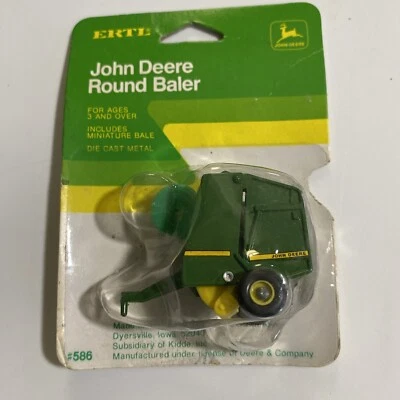 Ertl John Deere 1:64 Round Baler w/ Bale - Die Cast Metal #586 Damaged Card - Image 1 of 2