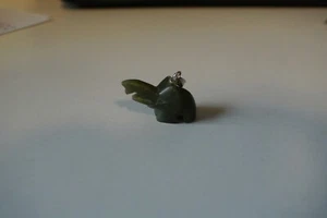 Dachbodenfund kleiner Anhänger Elefant Jade grün Jadeelefant Schmuck 2,5cm - Bild 1 von 2