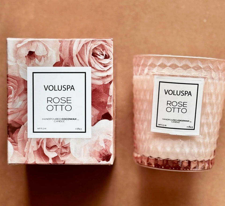 Vela Voluspa Rose Otto vertida a mano cera de coco floral decoración del hogar nueva en caja Foto 1 de 4