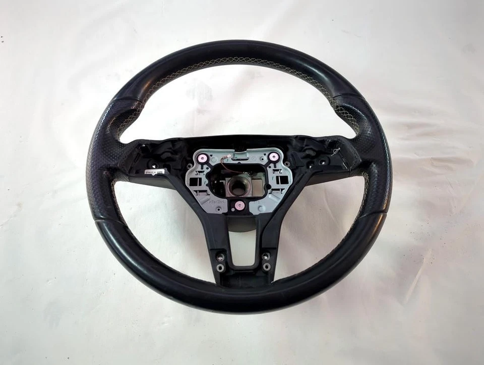 A24646035039116 VOLANTE IN PELLE MERCEDES GLA 200 D W156 2.2 D 100KW AUT 5P (201 - Imagem 1 de 4