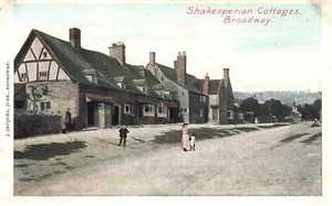 Vintage Postcard 1910s Shakesperian Cottages Broadway Worcestershire Midlands UK - Picture 1 of 2
