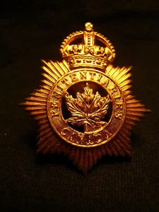 PENITENTIARIES CANADA CAP BADGE JAIL GAOL PRISON GUARD CANADIAN GAUNT OBSOLETE - Picture 1 of 7