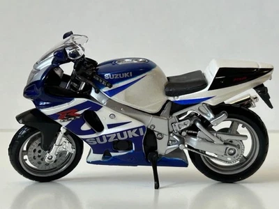 Suzuki GSX-R750 Japanese Sports Bike Motorcycle Model Toy Diecast 1:18 Bburago - Image 1 of 4
