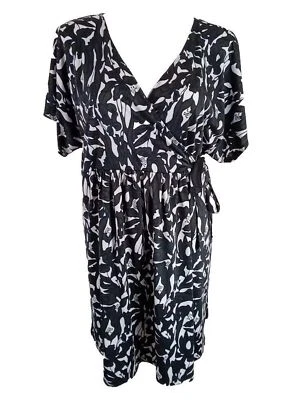 Vestido Tessuto 4X Plus Gris Azul Floral Imitación Envolvente Corbata Elastizada Cuello en V Corto Sl Foto 1 de 4