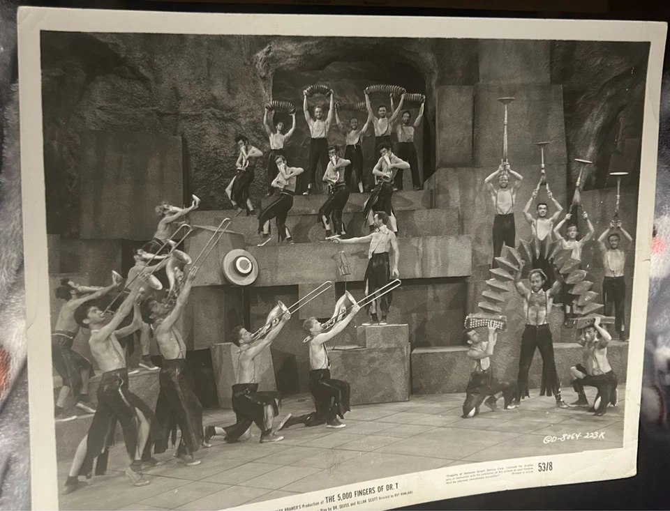 38 Dr. Seuss 5000 FINGERS OF DR. T original ainda Dungeon Ballet - Imagem 1 de 1