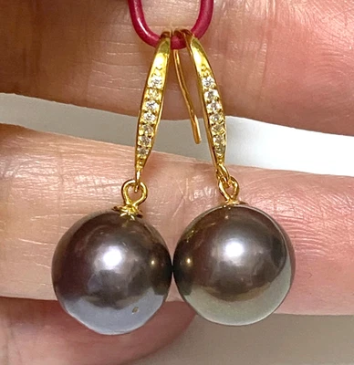 Elegantes Brincos Pendurados de Pérola Edison Roxo Natural 10,5–11mm – Redondos - Imagem 1 de 4