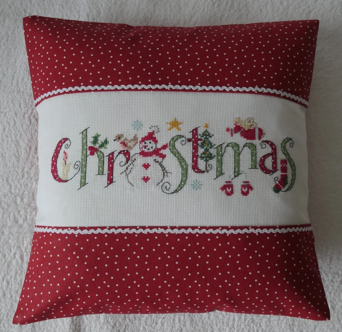 RTO CU065 Kreuzstichkissen „Fliegen“ – 40x40 Cm, Mit Aida14-Stoff & DMC-Garn, Komplettes Set
