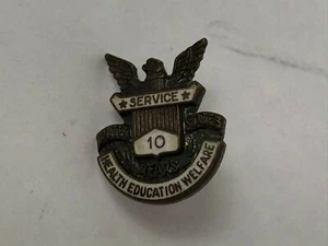 Prendedor de solapa de bienestar educación para la salud empleado premio de servicio de 10 años tornillo hacia atrás - Imagen 1 de 5