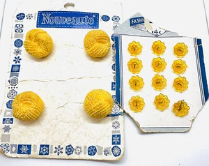 LOT 16 Vtg Plastic YELLOW Nouveaute Textured & Le Chic Flower Buttons on Cards - Picture 1 of 8