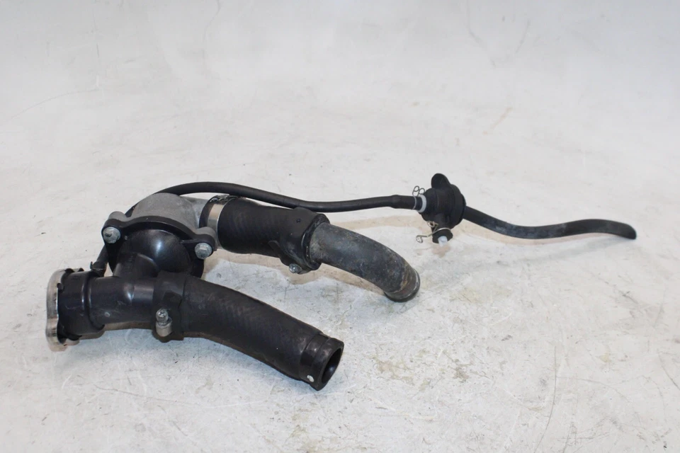 06-16 CARCASA TERMOSTATO YAMAHA FJR1300A ABS OEM Foto 1 de 4