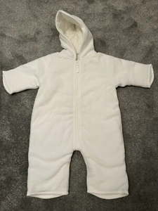 Weißes Fleece All In One. Winter. Mantel. Schneeanzug Baby Alter 1-3 Monate - Bild 1 von 6