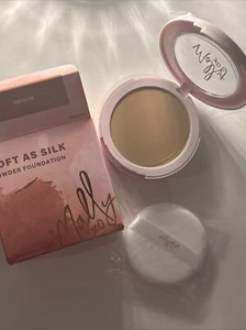 Mally Soft As Silk Powder Foundation 8g Medium New & Boxed - Picture 1 of 10
