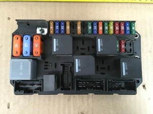 2010-2012 LAND RANGE ROVER TRUNK MOUNTED FUSE RELAY BOX BH42-14N030-AA OEM . - Picture 1 of 9