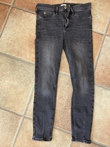 River Island DENIM JEANS SIZE 10 LOT EXCELLENT CONDITION ZIP AND BUTTON CLOSURE - Picture 1 of 5