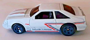 1992 Ford Mustang Hot Wheels Collectible 1/64 White - Picture 1 of 5