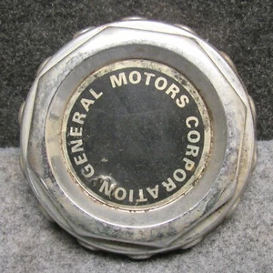 Vintage General Motors Corporation 4-1/2" Diecast Wire Wheel Center Cap 52780 - Picture 1 of 4