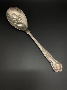  Sheffield Kings Modello Repousse Cucchiaio da Servizio Smerlato Silverplate (RF170) - Foto 1 di 5