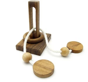 Oliver String - Wooden Puzzle Brain Teaser - Picture 1 of 2