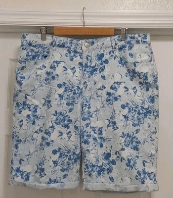 Bermudas para mujer Gloria Vanderbilt All Around efecto adelgazante talla 18  Foto 1 de 4