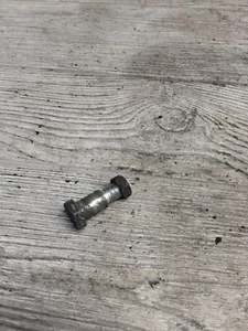 1982-1983 1982 82 YAMAHA MAXIM XJ650 XJ 650 SIDE KICKSTAND SIDE STAND Pivot Bolt - Picture 1 of 8