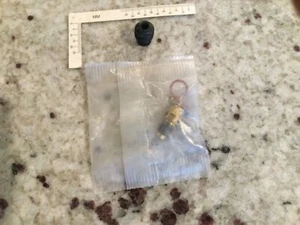 1985~1989 Suzuki Samurai Hitachi 1.3 Needle and Seat - Picture 1 of 2