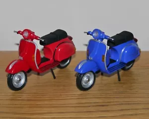 Toyway Vespa Scooter model, length 12cm approx, choice of 2 colours, age 3+ - Picture 1 of 3