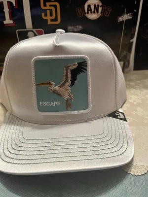 Sombrero de camionero blanco Goorin Bros The Farm Not Into Yoga Escape Pelícano - Nuevo con etiquetas Foto 1 de 4