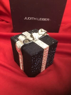 PRECIO MÁS BAJO!!! Cubo de regalo de cristal de cobalto y plata Judith Leiber. RARO. Foto 1 de 2