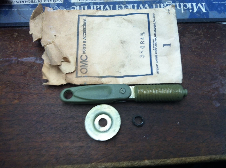 New OMC/Johnson/Evinrude Clamp Bracket Screw Assembly, Part #384845 - Image 1 of 1