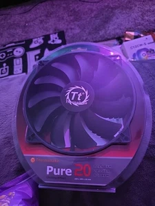 Thermaltake Pure 20 Computer Case Fan 200mm Black NEW - Picture 1 of 2