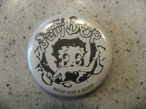 Spilla vintage Betty Boop Boop Oop A Doop spilla circa 1,25"D - Foto 1 di 2