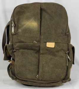 Mochila Rush de lona verde oscuro bolsillos cremalleras secciones de gancho y bucle ajustables - Imagen 1 de 6