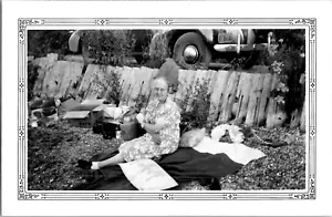 Home, Washington Seattle Grandma at the Beach Americana 1940s Vintage Photo - Picture 1 of 2