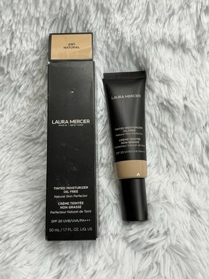 Laura Mercier Tinted Moisturizer Skin Perf Oil Free 2W1 Natural 1.7oz Perfector - Image 1 of 4