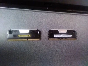 Computer Ram: 2 Corsair Vengeance - CMY8GX3M2A1866C9 - Afbeelding 1 van 3