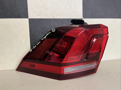 Luz trasera izquierda Volkswagen Tiguan 19 20 21 22 23 24 usada OEM 5N.945.095.A Foto 1 de 4