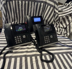 Yealink Lot de téléphones de bureau VOIP, 3 x téléphones/combinés Yealink T46S - OCCASION - Photo 1/4