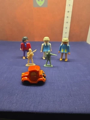 Vintage Lot Of Toys Play Mobile, Greenbrier And Wallace Berrie - Image 1 of 4