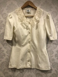 Vintage Laura Ashley ivory cotton blouse with lace collar - Picture 1 of 3