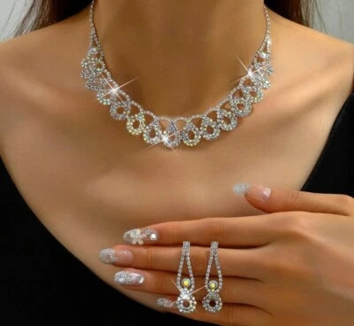 Set Gioielli In Bigiotteria Collana E Orecchini Di Argento E Strass. - Immagine 1 di 3