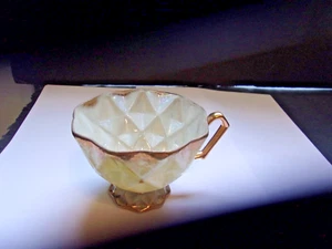 Vintage china Tea Cup Fine Bone China Pre-Owned 3" tall - Picture 1 of 3