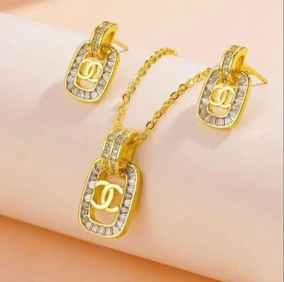 Juego de joyas material latón para mujer. Foto 1 de 4