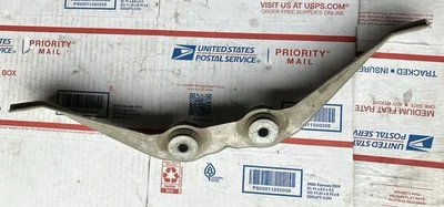 Soporte amortiguador de escape 98-00 Lexus LS400 UCF20 OEM Foto 1 de 4