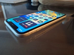 iPhone XR White All Working Battery 84% - Afbeelding 1 van 4