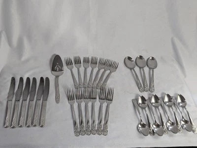 LOT Of 31 HULL LIFETIME TULIPS Stainless Steel Silverware, Forks Spoon Knives - Image 1 of 4