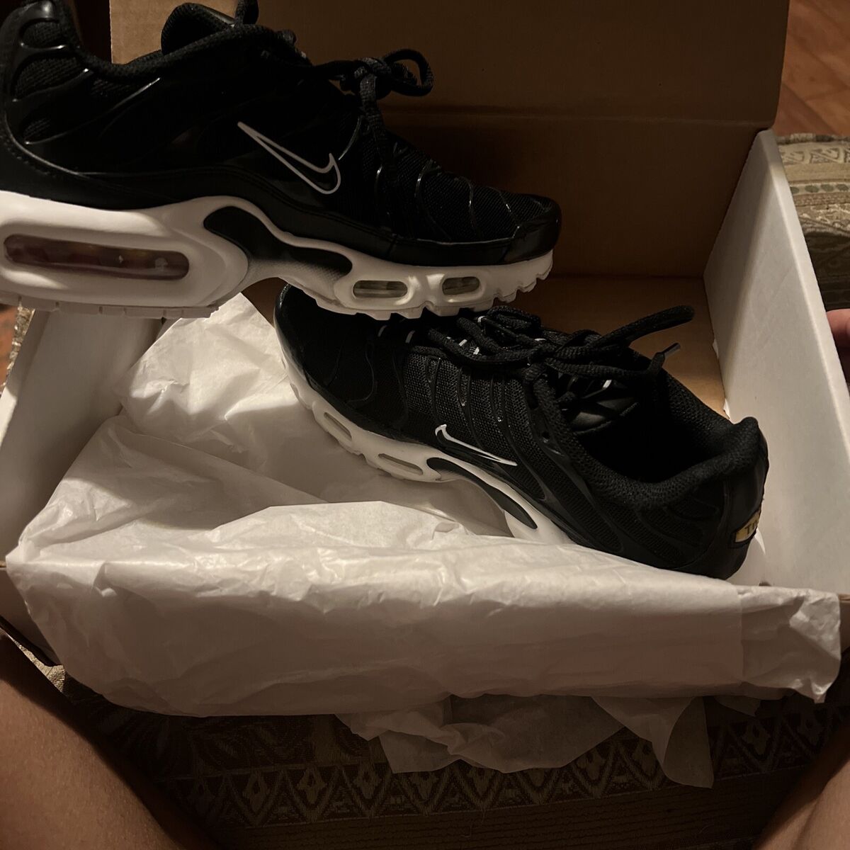 Preços baixos em Nike Air Max Plus Black White W | eBay Preços baixos em Nike Air Max Plus Black White W | eBay
